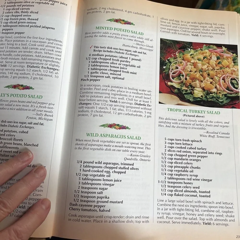 1997 Taste of Home Annual Recipes by Taste of Home Editorial Staff (1997,...